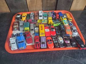 lot 5 image: 40 Vintage Toy Cars Ertl, Zymex, Mattel and More See Pictures