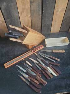 lot 15 image: Large Collection of lots of different types of Knives
