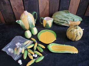 lot 33 image: Adorable Corn Theme Kitchen Decor Salt and Pepper Shakers Corn on the Cob handles and more for use or display