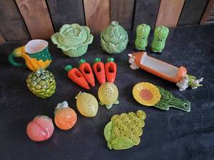 lot 34 image: Mixed Lot of beautiful kitchen Decor Salt and pepper shakers, Covered dishes and more