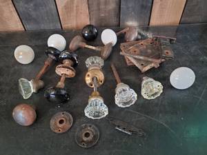 lot 44 image: Nice Collection of Farmhouse Door Hardware with many Glass knobs
