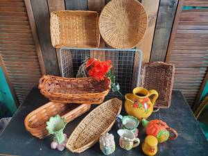 lot 66 image: large Lot of Beautiful Baskets and Ceramic Decor
