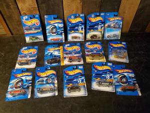 lot 91 image: 15 Unopened Hot Wheels Blister Packs - 90s00s&nbsp