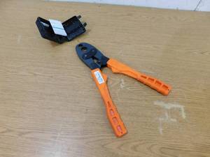 lot 106 image: SharkBite 12 in. and 34 in. PEX-B Crimp Tool