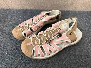 lot 13 image: Dannto Sandals - Size 11