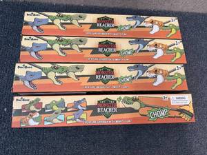 lot 22 image: 4 Dinobros Monster Reachers