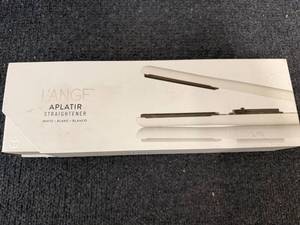 lot 11 image: LAnge Hair Straightener - White
