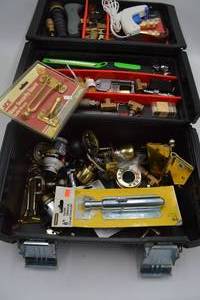 lot 213 image: Craftman Tool Box w tools