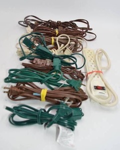 lot 222 image: Assorment of Externtion cords