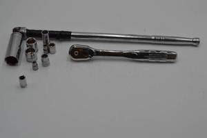 lot 50 image: Socket Wrenches and Sockets