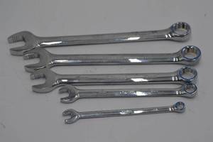 lot 51 image: Metric Wrench set