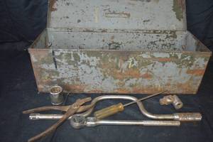 lot 208 image: Metal Tool Box with tools
