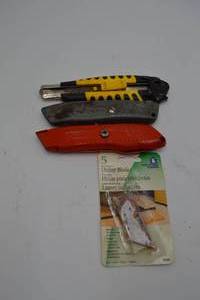 lot 87 image: Utility Knives