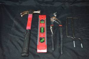 lot 106 image: Level, Hammer, pliers