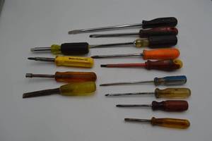 lot 126 image: Screwdrivers
