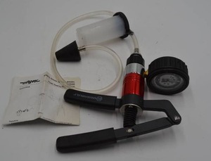 lot 129 image: Hand held Vacume Pump