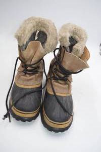 lot 170 image: Winter Boots
