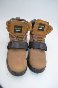 lot 171 image: Cougar Paws