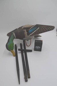 lot 179 image: Lucky Duck Decoy Duck Caller
