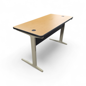 lot 86 image: Small Desk  Table  with Privacy Panel