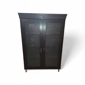 lot 91 image: Welcome Home Curio Cabinet