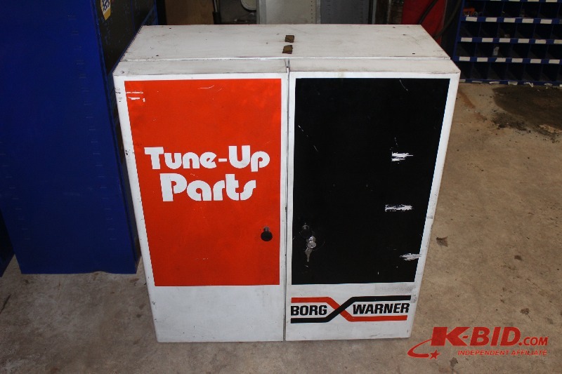 lot 3 image: Storage Cabinet