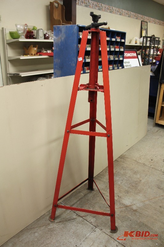lot 39 image: Transmission Jack