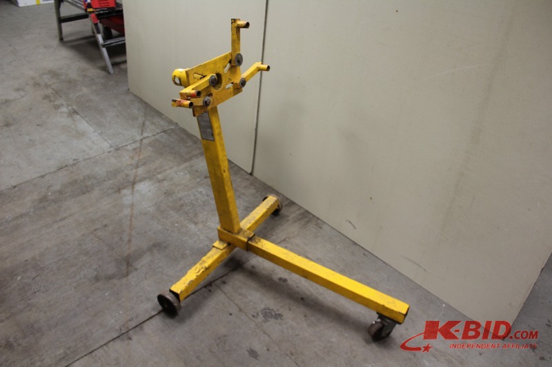 lot 40 image: Engine Stand