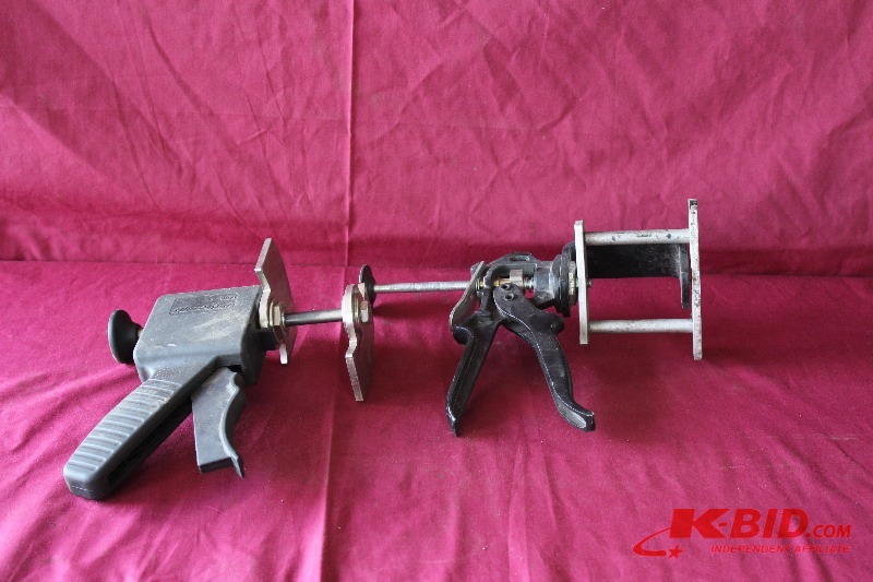 lot 164 image: Pair of Break pad Seperators