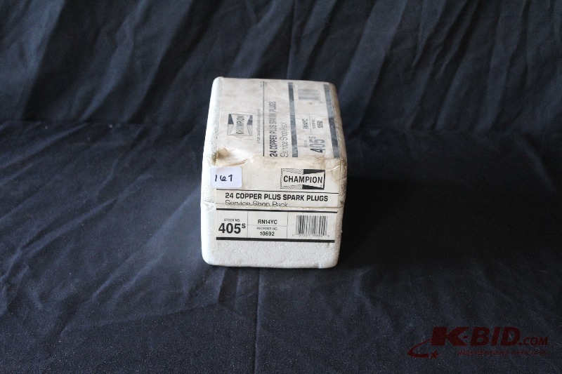 lot 167 image: Spark Plugs