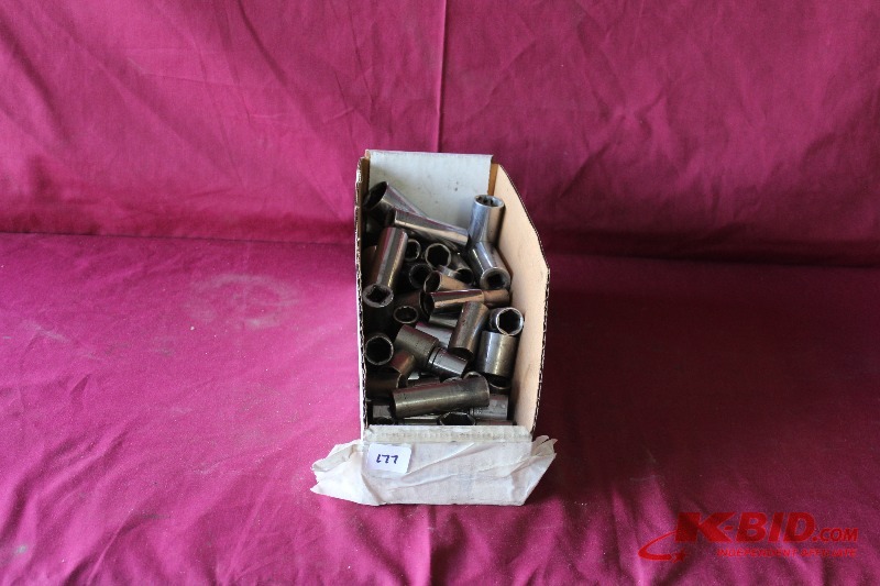 lot 177 image: Assorted 38 Drive Sockets, SAE and Metric