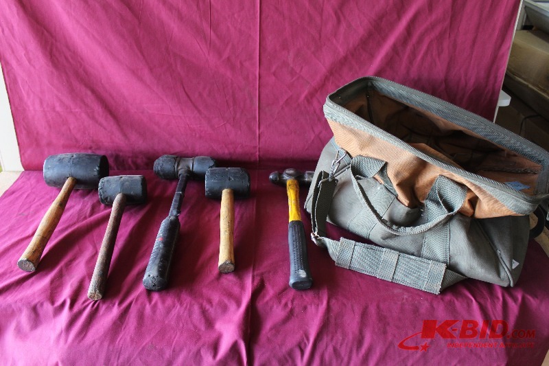 lot 200 image: Tool Bag of Hammers  Mallets