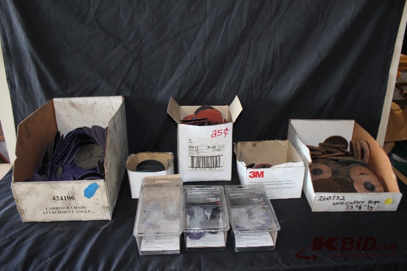 lot 213 image: Large Lot of Abrasives