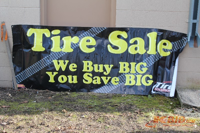 lot 226 image: Tire Sale Sign