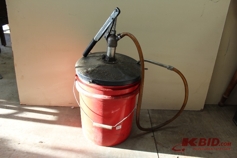 lot 272 image: Oil Pump with Bucket