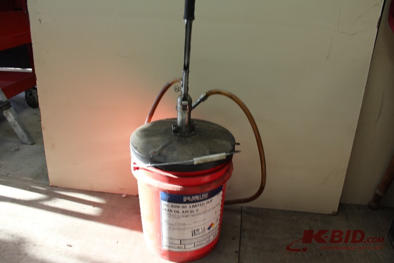 lot 273 image: Oil Pump with Bucket
