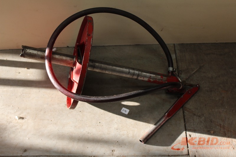 lot 275 image: Oil Pump