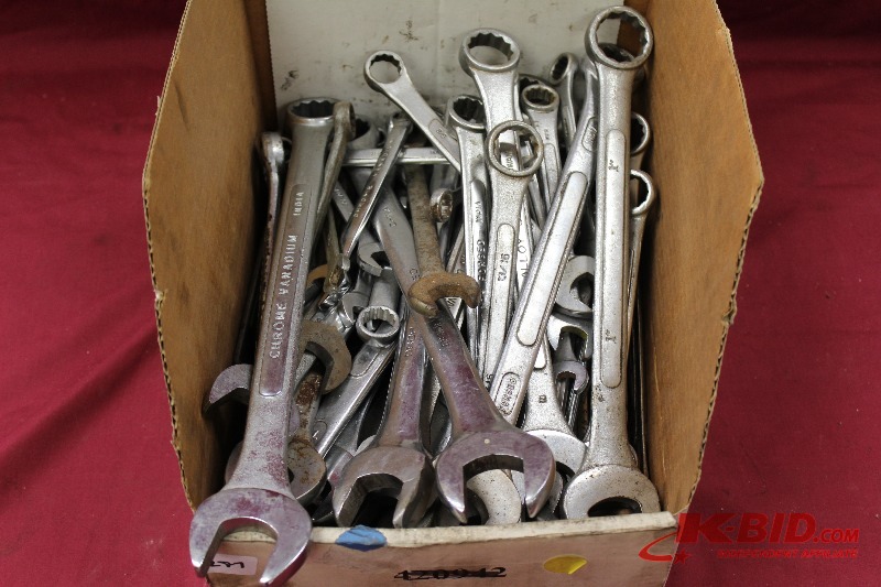 lot 287 image: Large lot of SAE Wrenches