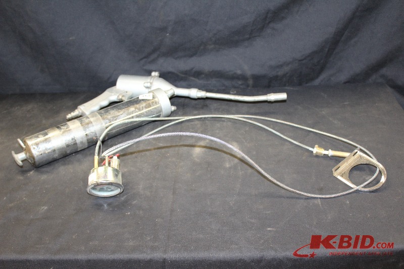 lot 294 image: Pnuematic Grease Gun