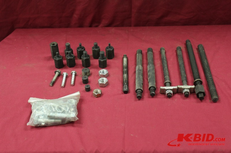 lot 318 image: Nits  Bolts