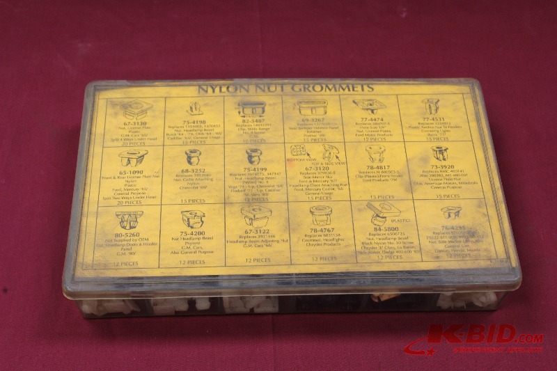 lot 337 image: Nylon Nut Grommets