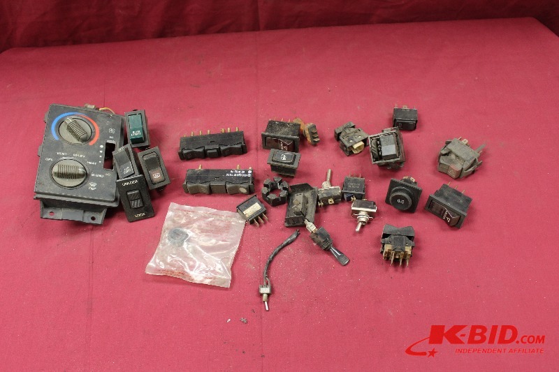 lot 361 image: Switches