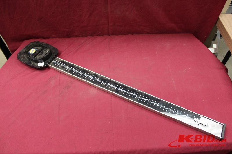 lot 399 image: Belt Length Measurer