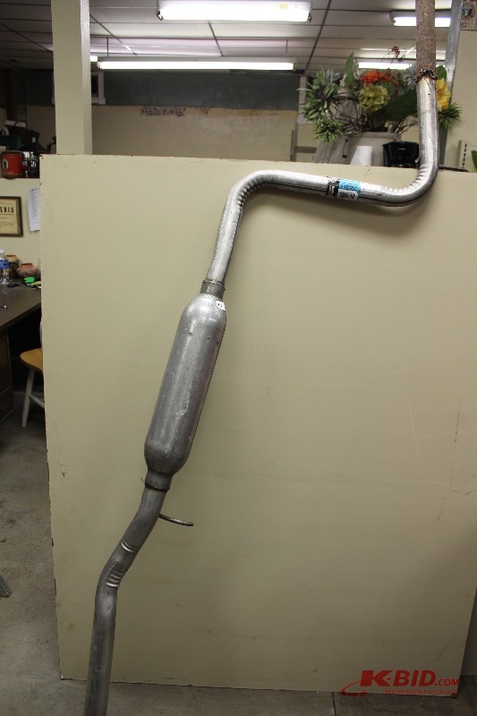 lot 412 image: Complete Exhaust, NEW