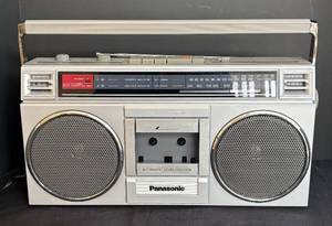 lot 192R image: LR - Panasonic RX-4920 Boombox AMFM Stereo with Cassette Recorder