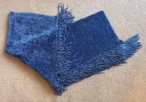 lot 200R image: LR - Churchill Weavers Handwoven Blanket