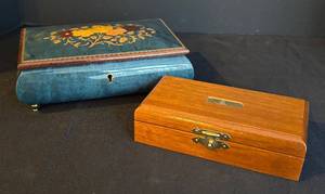 lot 208R image: K - Two Vintage Jewelry Boxes