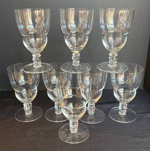 lot 323R image: DR - Vintage Crystal Stemware - 8 Piece Set