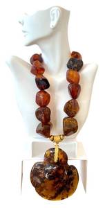 lot 2D image: Paola Scarpa Baltic Amber Necklace - 18k Gold, Venice 1985, Heart Pendant