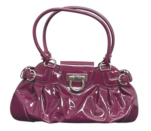 lot 23DD image: Ferragamo Gancio Shoulder Bag - Magenta Patent Leather